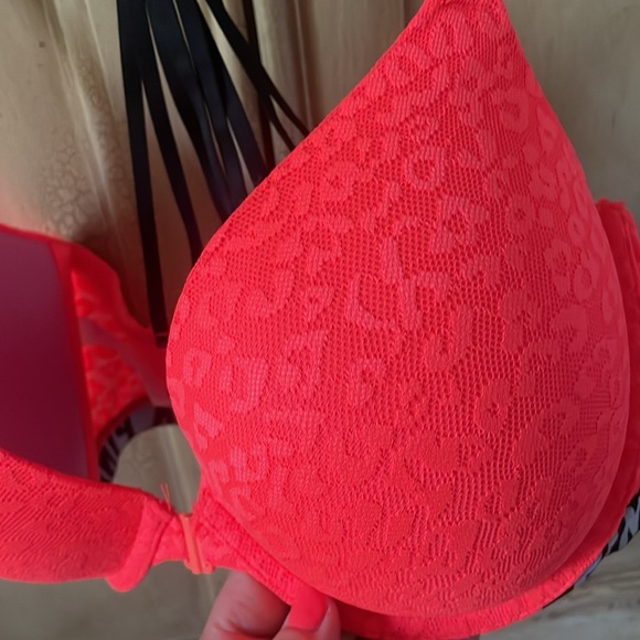 Victoria Secret Pink Bra - Picture 3 of 6
